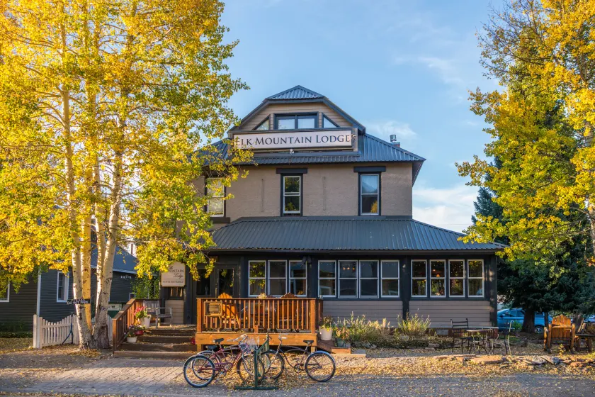 Elk Mountain Lodge - Image 1