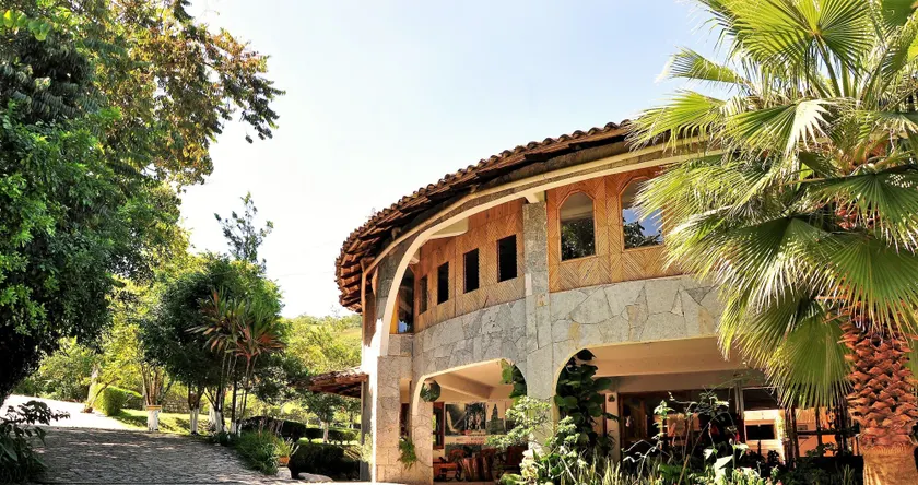 Hotel Mixti - Image 1