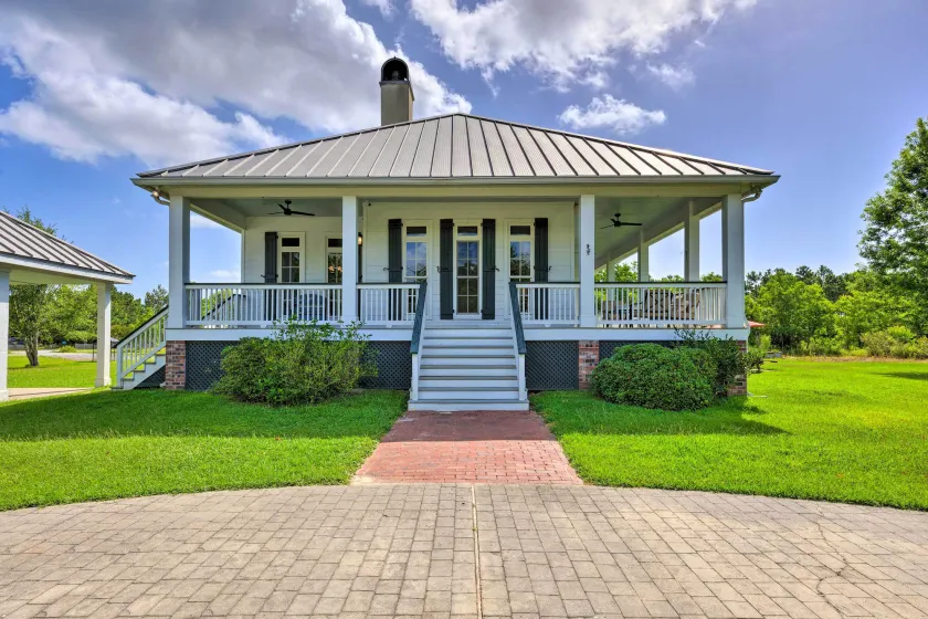 Bright Waveland Home - Walk to Beach Access! - Image 1