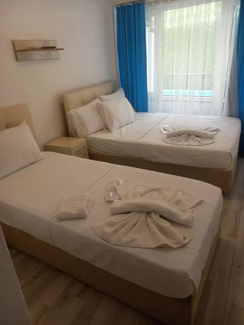 Paradise Hotel Akcay - Image 1