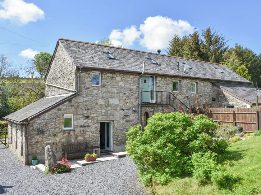 Pond Cottage - Image 1