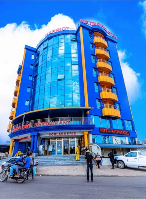 Marriot Metropolitan Hotel - Image 1