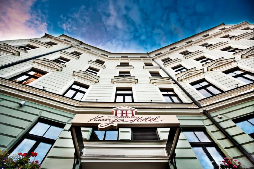 Hanza Hotel - Image 1