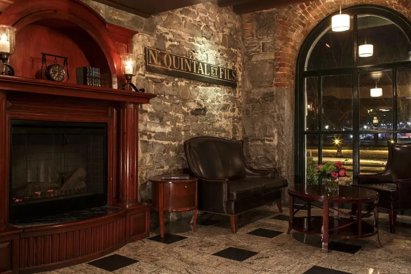 Lofts du Vieux-Port by Gray Collection - Interior entrance