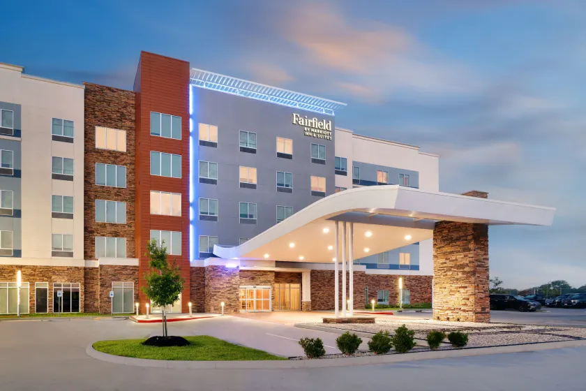 Fairfield by Marriott Inn & Suites Houston League City - Image 1