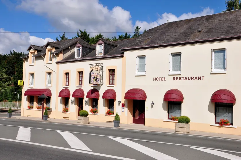 Logis Hôtel-Restaurant La Croix Couverte - Image 1