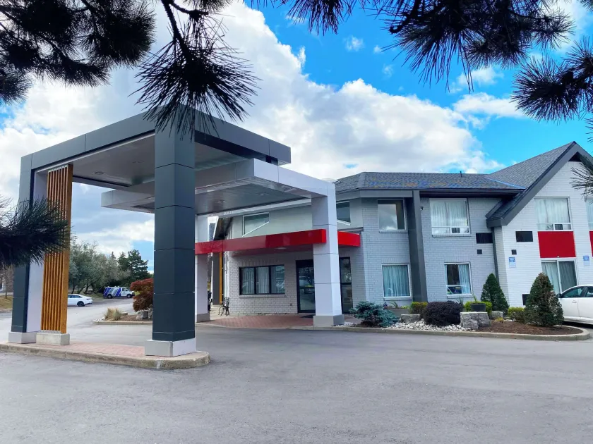 Comfort Inn - Image 1
