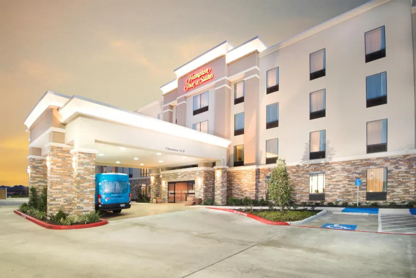 Hampton Inn & Suites La Porte - Image 1