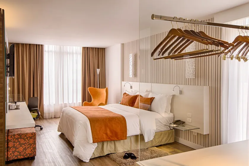 Radisson Hotel Curitiba - Image 1