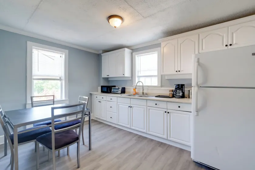 6 Mi to Historic Leesburg: Apt w/ On-site Dining - Image 1