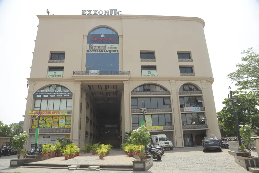 Biznotel by Pride Surat - Image 1