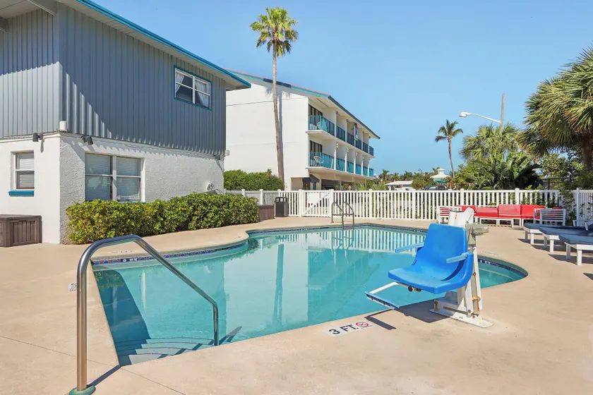 Royal Inn Beach Hutchinson Island - Image 1