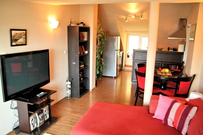 Sea view apartment in the city heart - Image 1