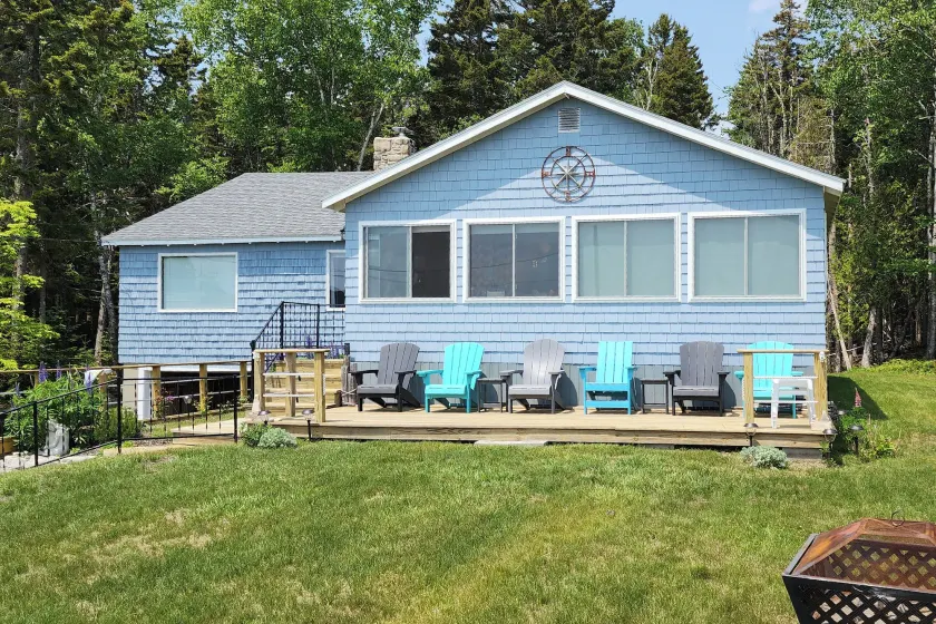 Walk to Pigeon Hill Bay: Coastal Maine Cottage - Image 1