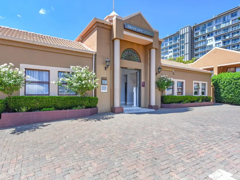 Mercure Hotel Bedfordview - Image 1