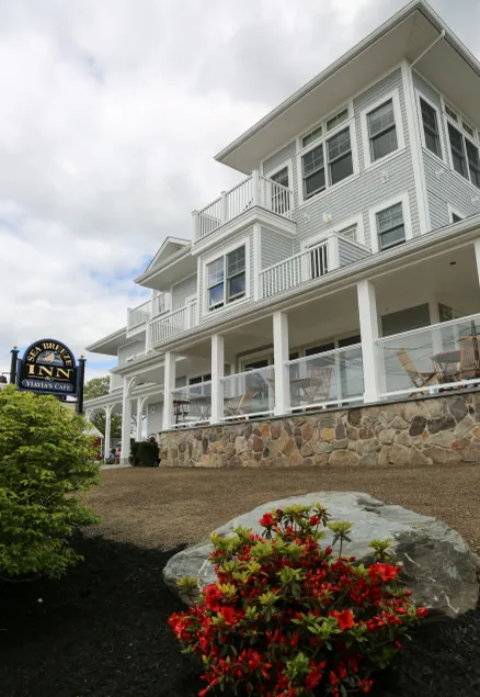 The Sea Breeze Inn - Image 1