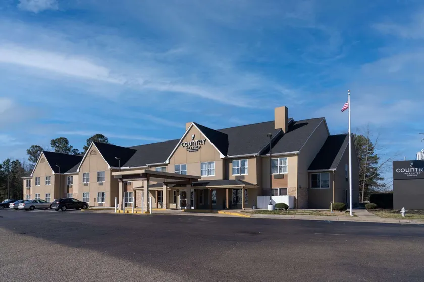 Country Inn & Suites by Radisson, Richmond I-95 South, VA - Image 1