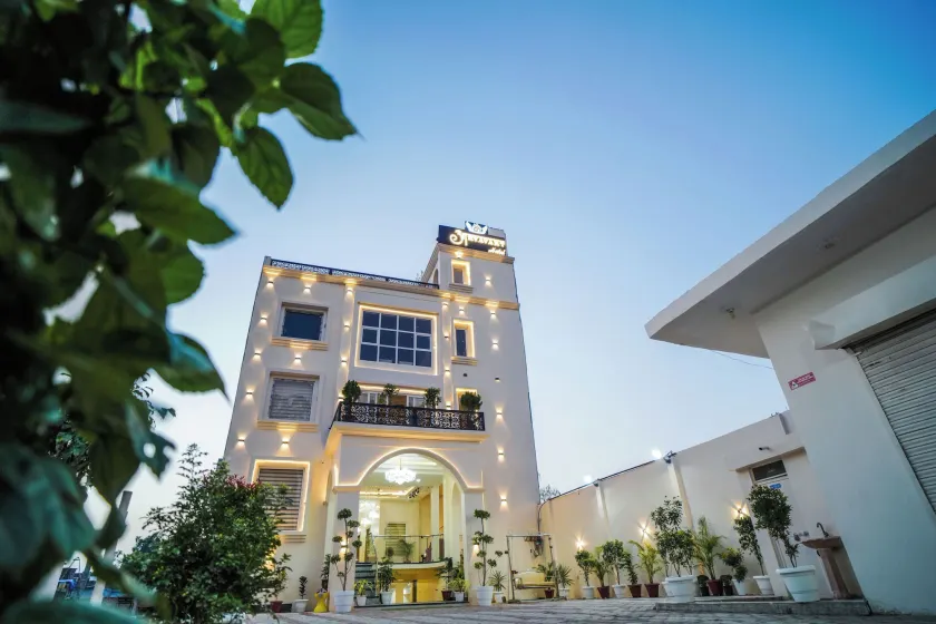 Aryavart Hotel - Image 1