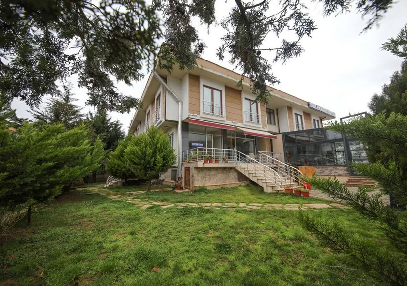 Sea House Hotel - Image 1