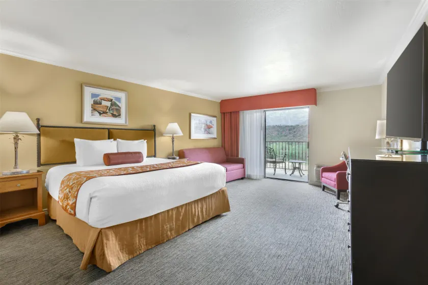 Best Western Plus Arroyo Roble Hotel & Creekside Villas - Image 1