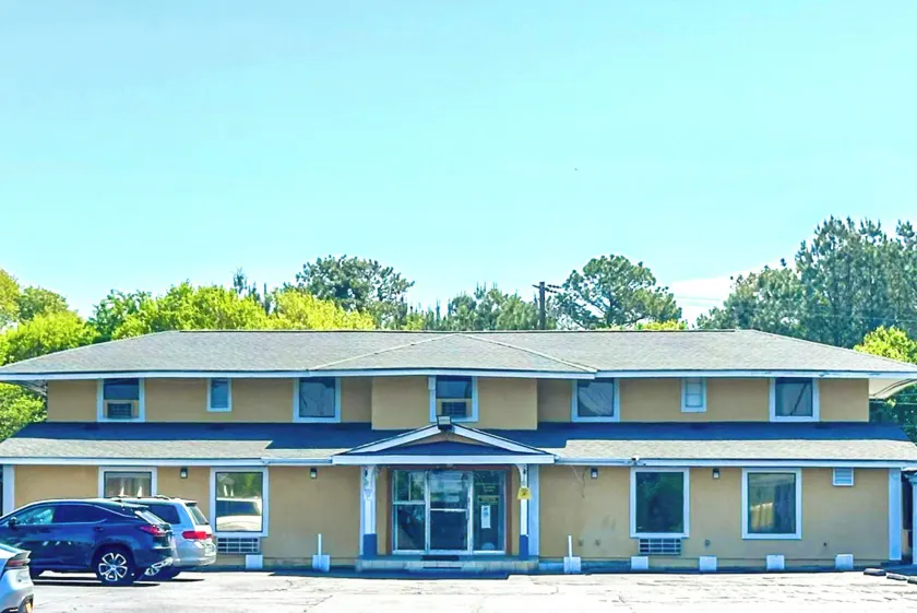 OYO Hotel Jonesboro Near Atlanta Airport - Image 1