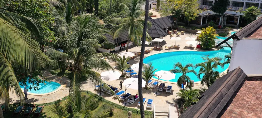 Travellers Beach Hotel & SPA - Image 1