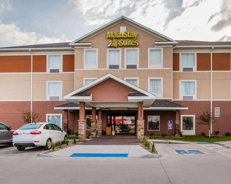 MainStay Suites Grand Island - Image 1