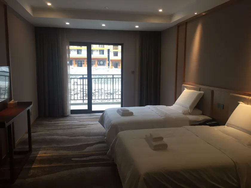 Shennongjia Jinghe Hotel - Image 1