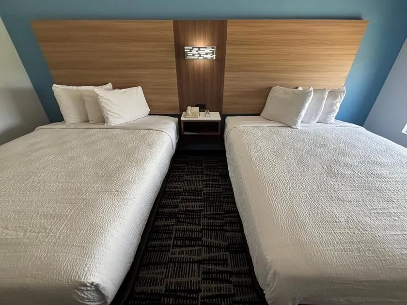 Jacksonville Inn and Suites - Rom