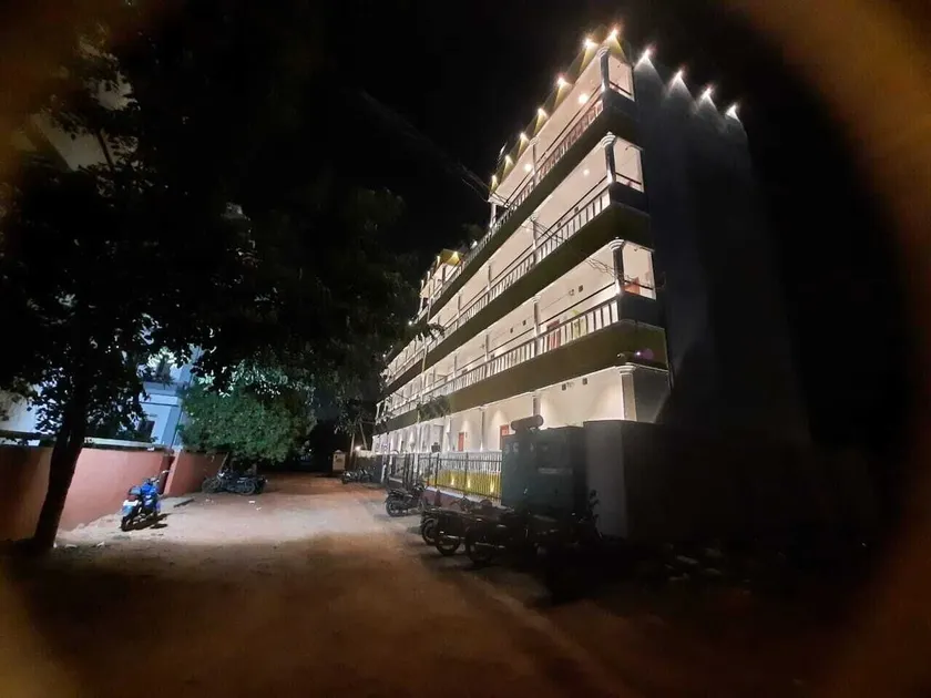La Couronne Seaview Resort - Image 1