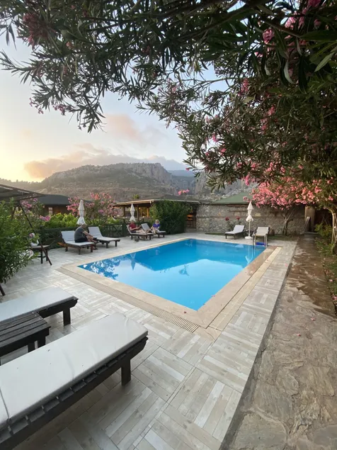 Montenegro Motel - Image 1