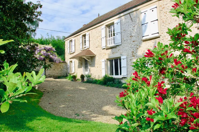 GLYCINES COUNTRY GUESTHOUSE - Image 1