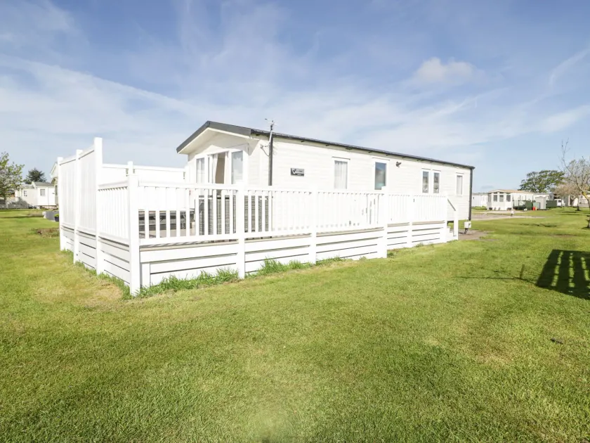 Manor House Platinum 3 Bedroom - Image 1
