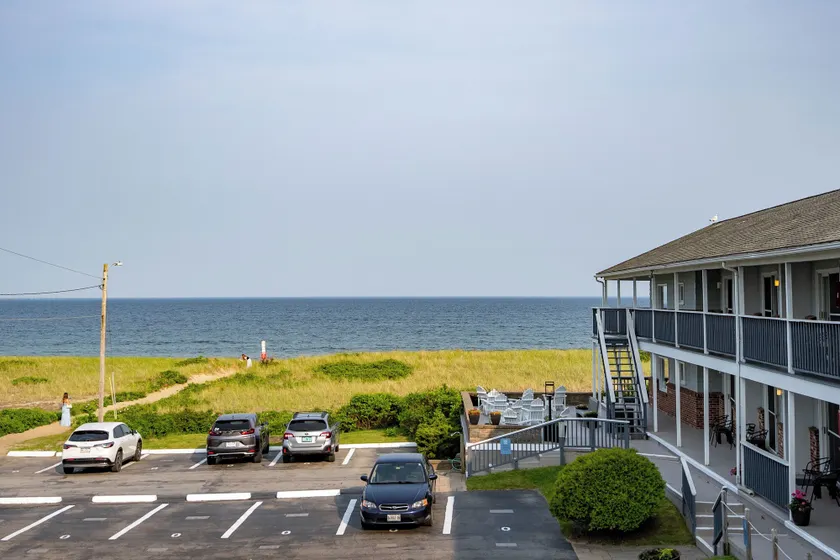 Kebek 3 Oceanside Motel - Image 1