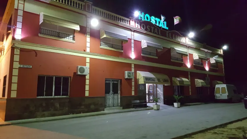 Hostal El Lirio - Image 1