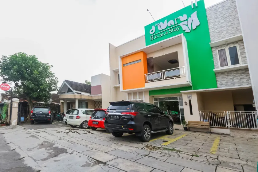 D'Waru Homestay Syariah near Jl Slamet Riyadi Mitra RedDoorz - Image 1