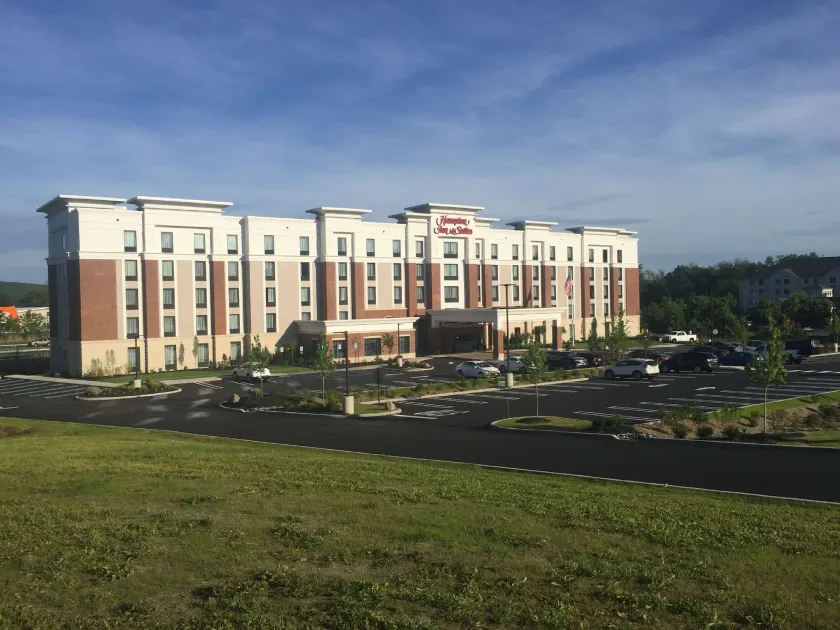 Hampton Inn & Suites Newburgh Stewart Airport - Image 1