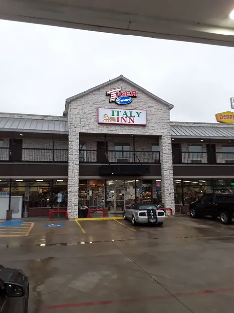 Italy Inn - Image 1
