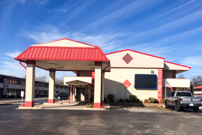 Econo Lodge Oklahoma City Northeast - Image 1