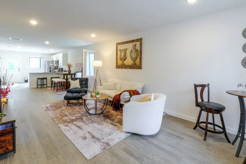 Hickory Townhome w/ Deck: 2 Mi to Downtown - Image 1