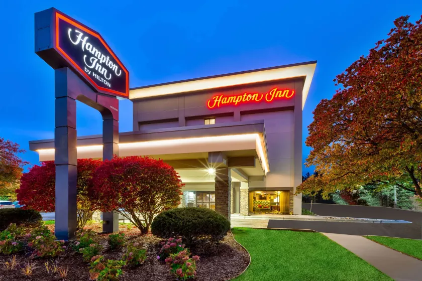 Hampton Inn Traverse City - Image 1