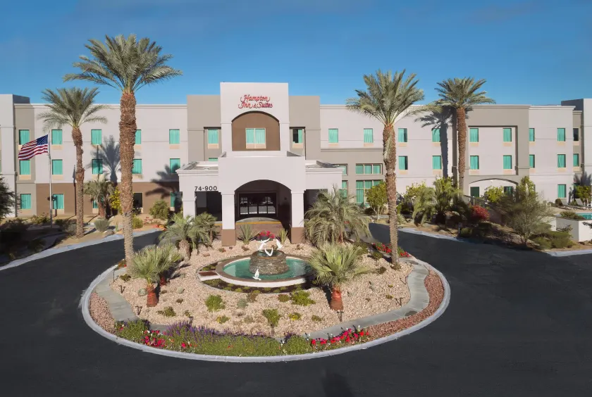 Hampton Inn & Suites Palm Desert - Image 1