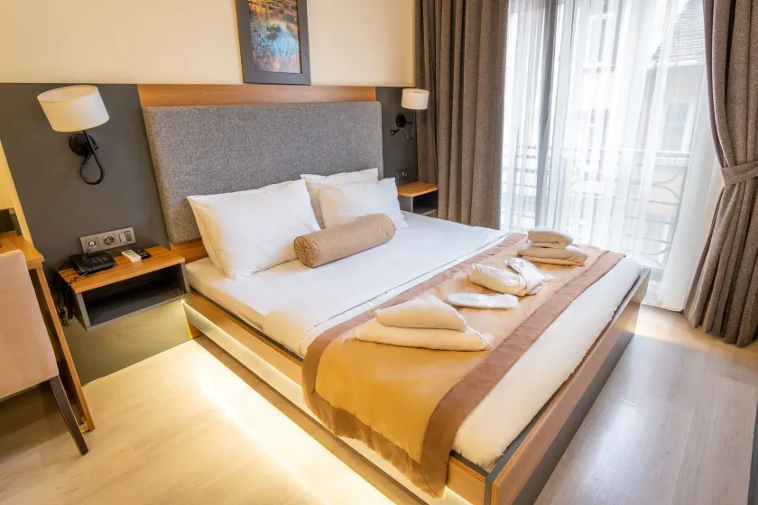 Orange Hotel & Spa - Image 1
