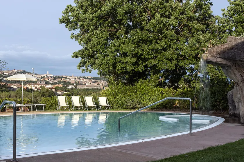 La Meridiana Bleisure Hotel - Image 1