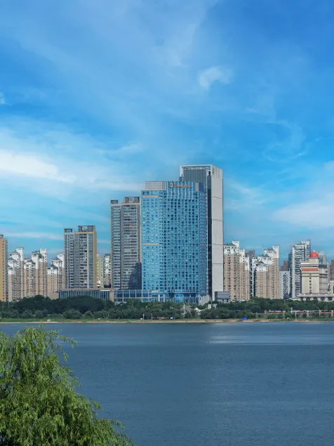 Shangri-La Nanchang丨Adjacent to Pavilion Prince Teng Prime river view - Image 1