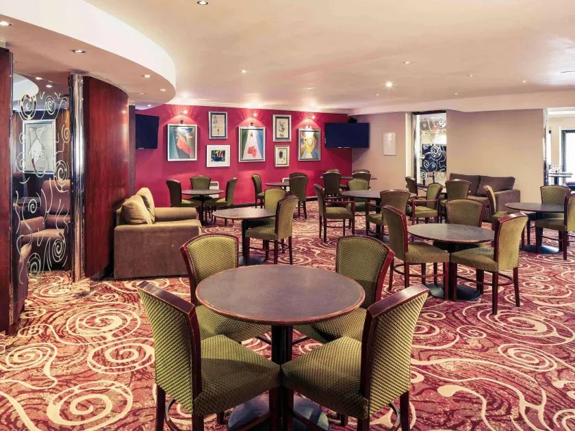 Mercure Livingston Hotel - Image 1
