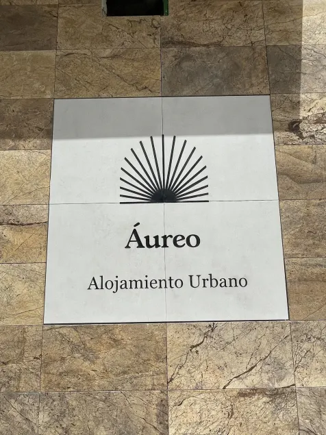 Aureo Alojamiento Urbano - Image 1