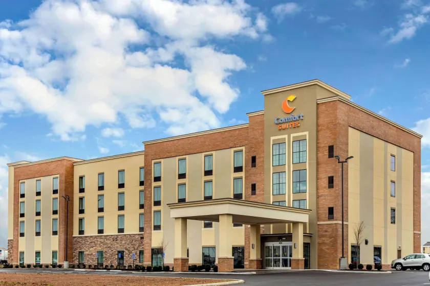 Comfort Suites Bowling Green Southeast - Image 1