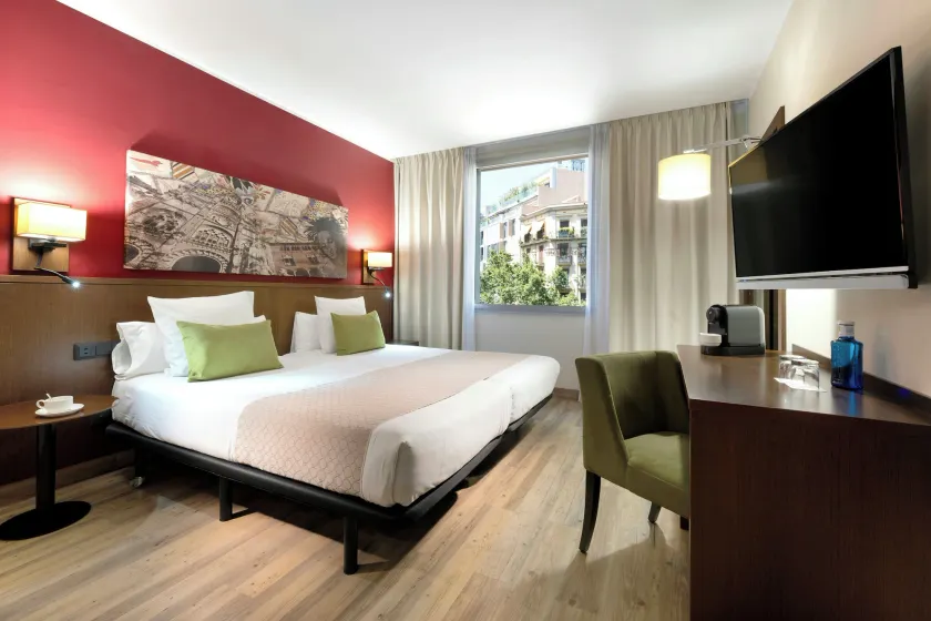 Leonardo Hotel Barcelona Gran Via - Image 1
