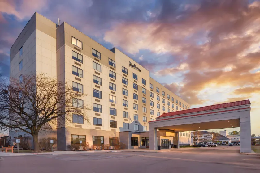 Radisson Hotel Detroit Metro Airport - Image 1